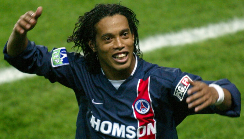 Tiểu sử của cầu thủ huyền thoại Ronaldinho